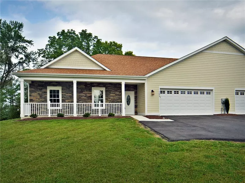 384 Robbins Station Rd, North Huntingdon, PA 15642