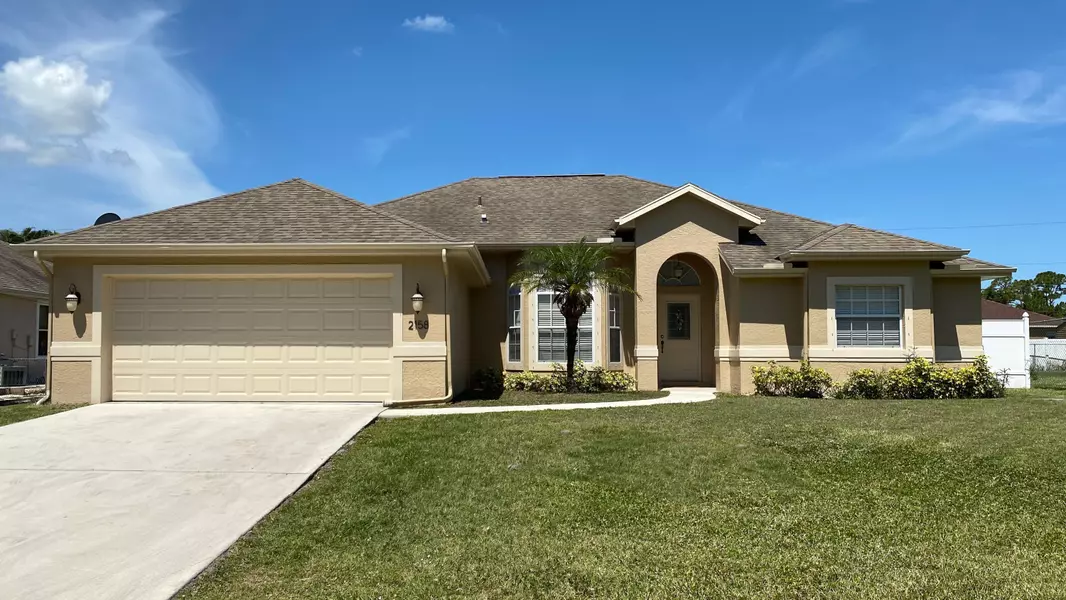 2158 SW Gemini LN, Port Saint Lucie, FL 34986