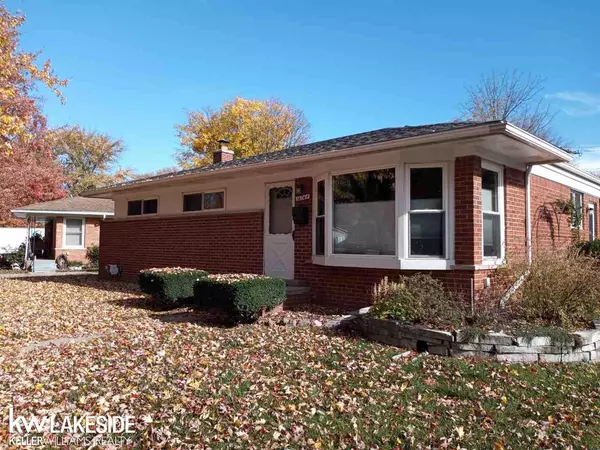 36064 Lucerne St, Clinton Township, MI 48035