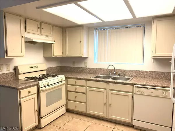 6743 Charleston Boulevard #2, Las Vegas, NV 89146