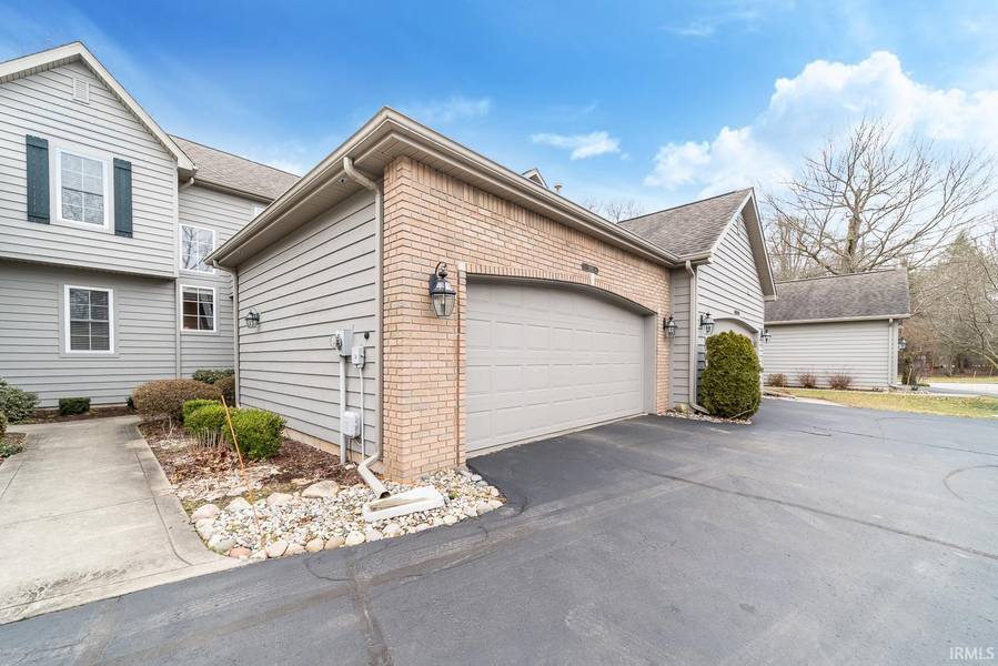 3816 Emerald Bay, Mishawaka, IN 46545-4045