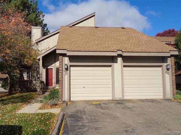 7471 N BRYNMAWR CRT 63, West Bloomfield, MI 48322