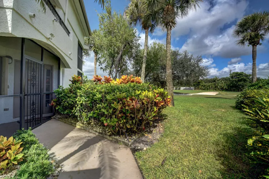 7461 Glendevon LN 304, Delray Beach, FL 33446