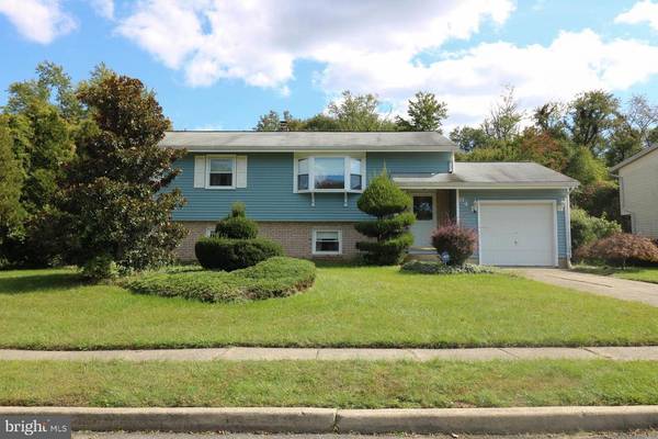 64 BENTLY DR, Sewell, NJ 08080