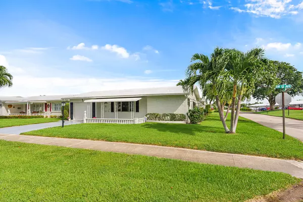 2077 SW 13th AVE, Boynton Beach, FL 33426