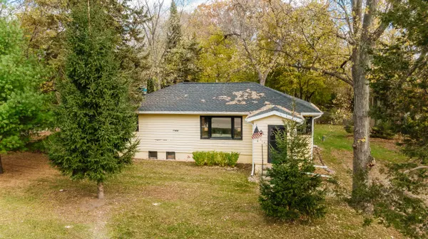 1906 N Sawyer Rd, Summit, WI 53066