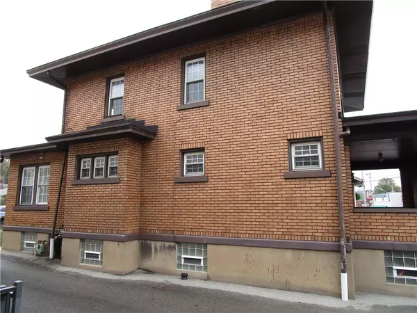 White Oak, PA 15131,1528 Lincoln Way