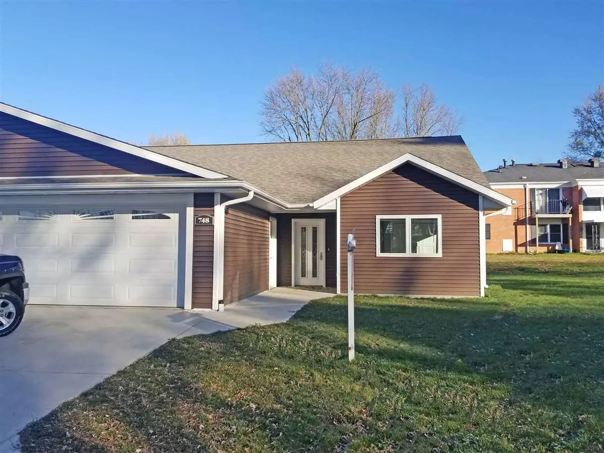 Lancaster, WI 53813,748 E Hickory St