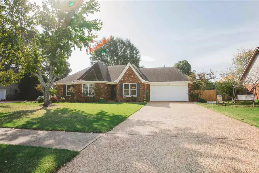 375 E VALLEYWOOD DR, Collierville, TN 38017