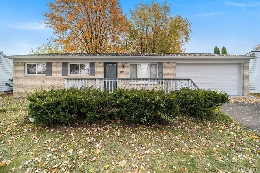 22204 PURDUE Avenue, Farmington Hills, MI 48336 4844