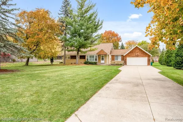 30864 RIDGEWAY Drive, Farmington Hills, MI 48334 4619