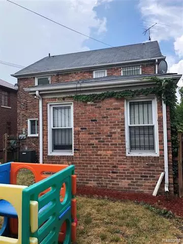 Detroit, MI 48221,18476 NORTHLAWN ST