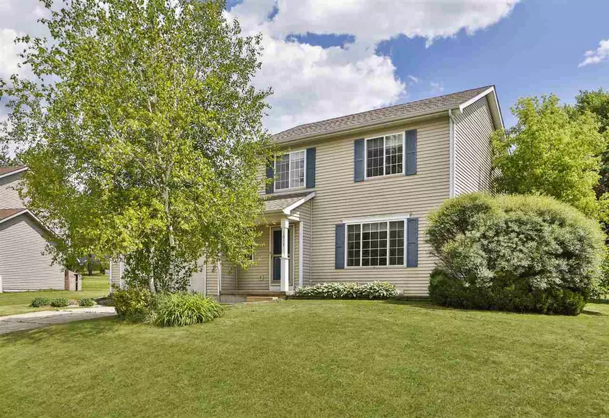 1013 Carriage Dr, Sun Prairie, WI 53590