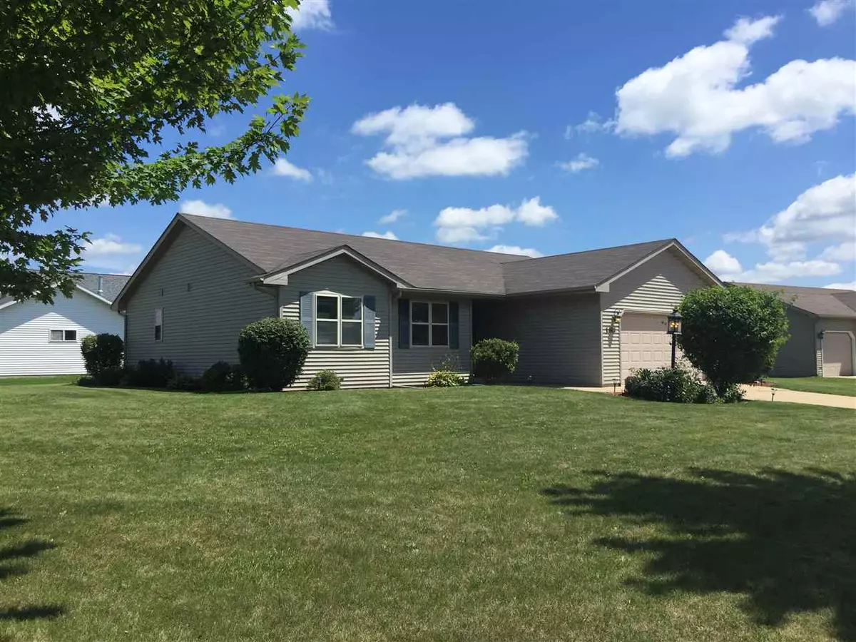 Sun Prairie, WI 53590,1463 Prairie Rose Dr