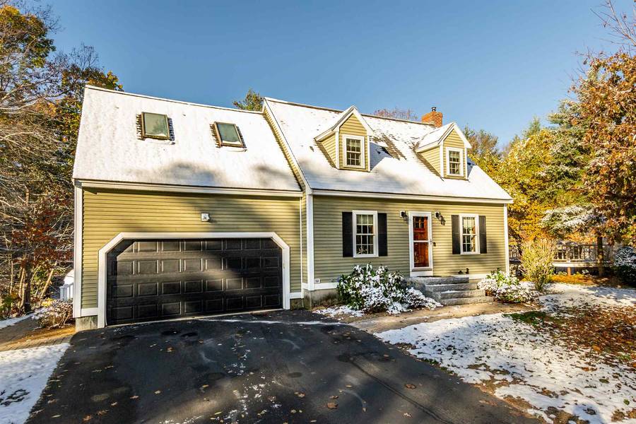 32 Louisburg CIR, Exeter, NH 03833