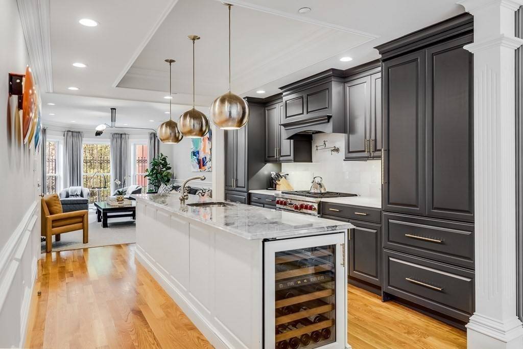 Boston, MA 02115,447 Beacon St #2