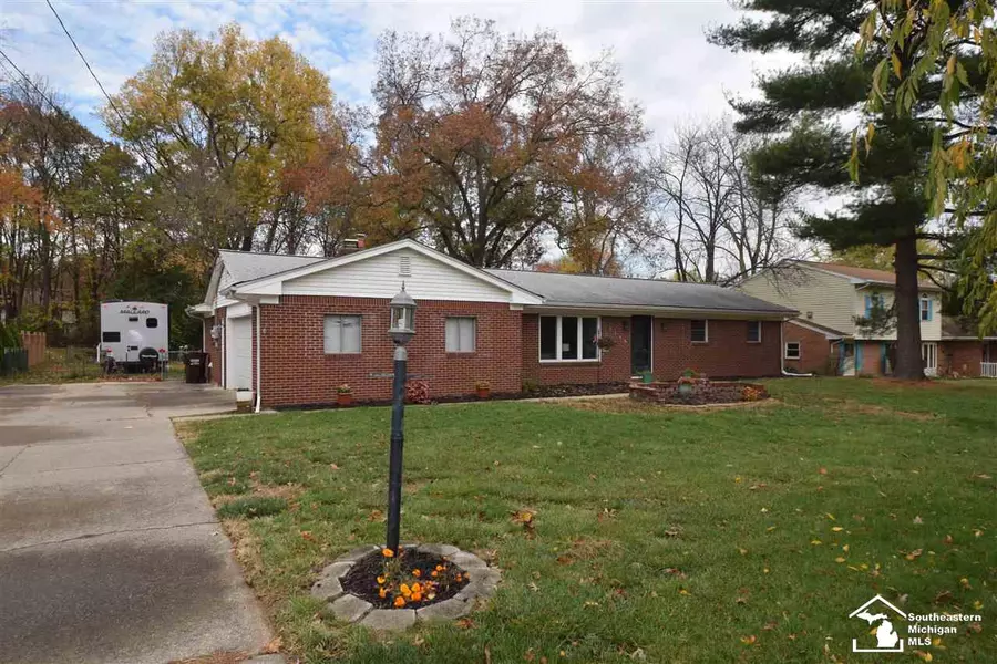 3366 Woodmont, Lambertville, MI 48144