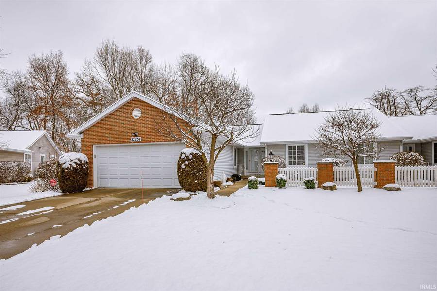 52254 Tawnybrook Lane, South Bend, IN 46637