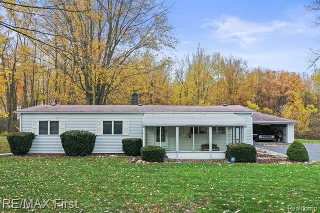 7860 RATTLE RUN RD, Columbus Twp, MI 48063