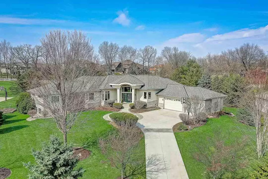 5616 Cobblestone Ln, Waunakee, WI 53597