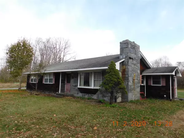 4 Rockingham Hill RD, Rockingham, VT 05101