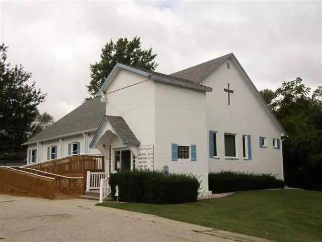 631 E CHESTNUT STREET, Breckenridge, MI 48615