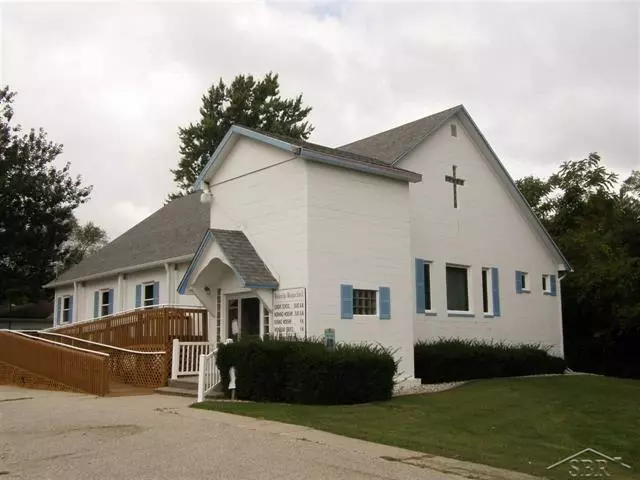 631 E CHESTNUT STREET, Breckenridge, MI 48615