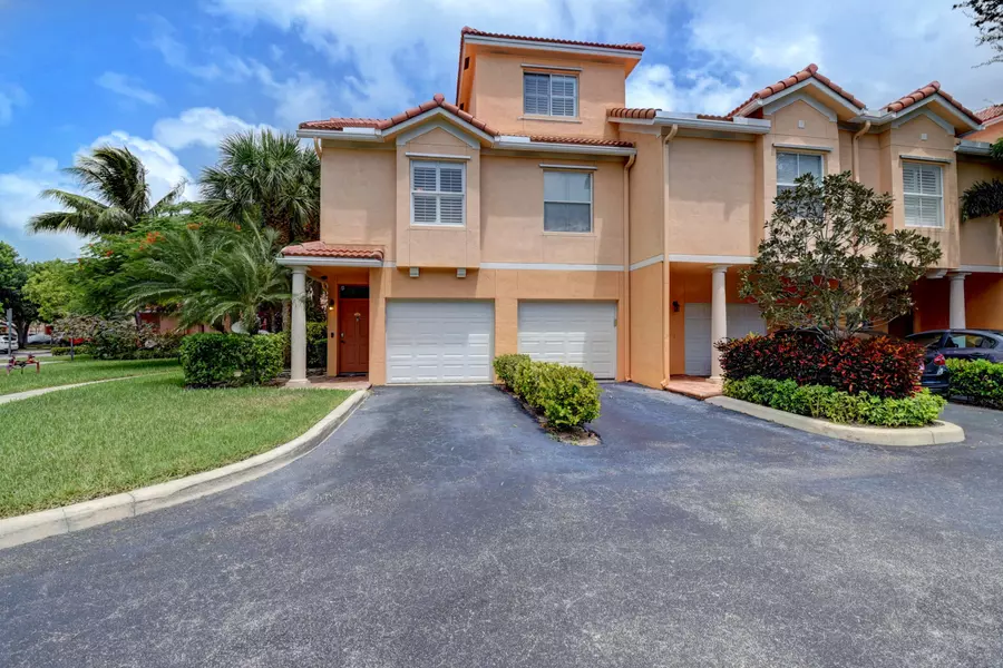 2050 Alta Meadows LN 2101, Delray Beach, FL 33444