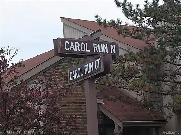 West Bloomfield, MI 48322,5632 Carol Run CRT