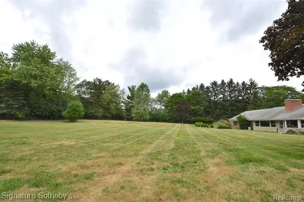 Bloomfield Twp, MI 48301,6000 SNOWSHOE CIR