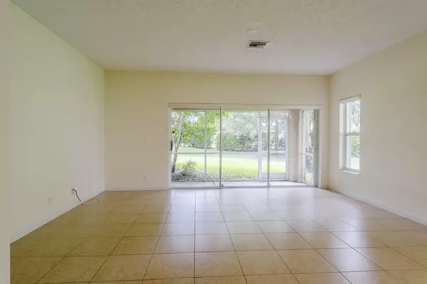 West Palm Beach, FL 33417,4895 Palmbrooke CIR