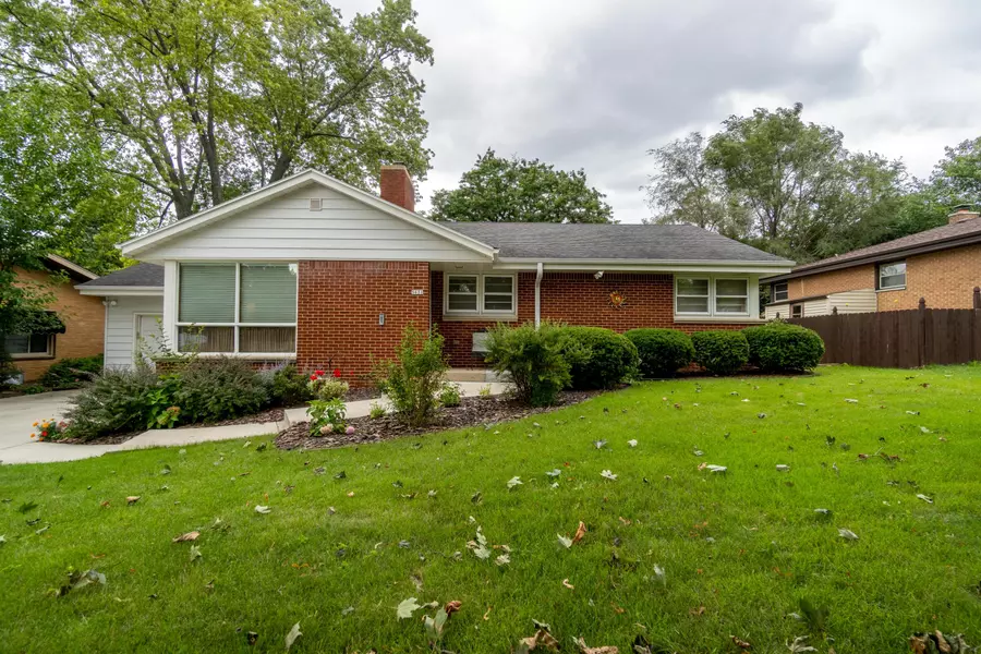 5631 W Andover Rd, Milwaukee, WI 53219