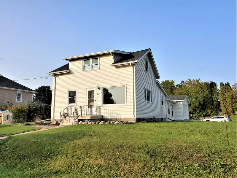 304 Lake ST, Cascade, WI 53011