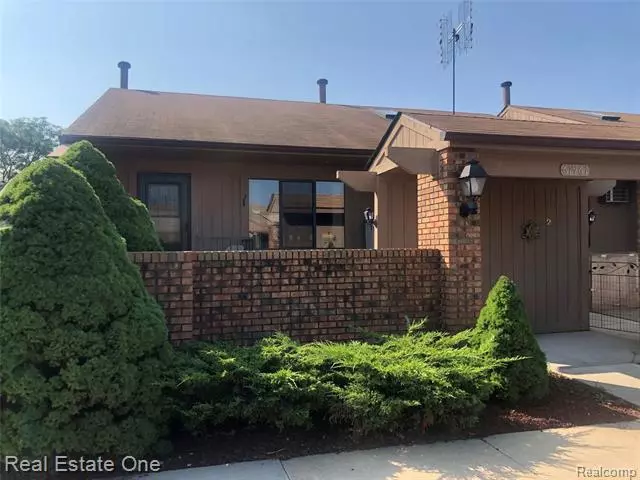 61961 Yorktown DR 1, South Lyon, MI 48178