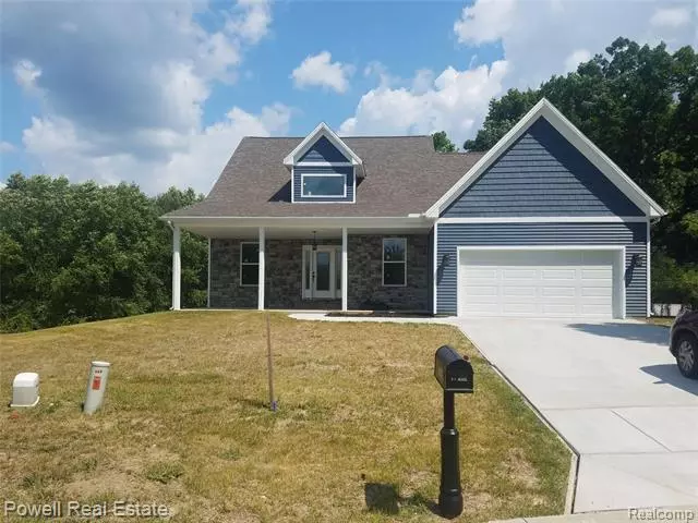 836 E Oak Canyon CRT E, Holly Twp, MI 48442