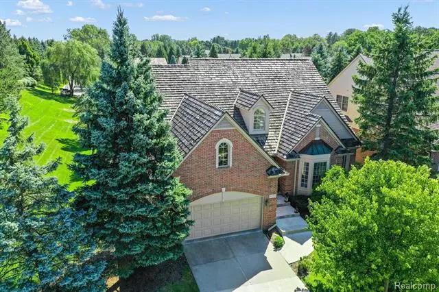 1101 PARK PLACE CRT, Bloomfield Hills, MI 48302