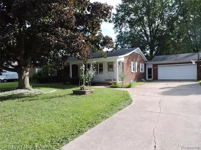 3171 CARDINAL DR, Saginaw, MI 48601