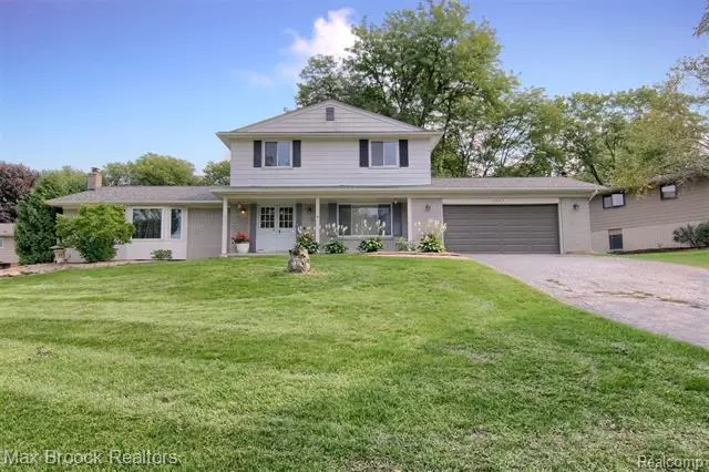 3841 MCDIVITT DR, West Bloomfield, MI 48323