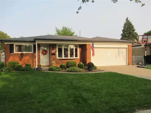 31540 ROSENBUSCH DR, Warren, MI 48088