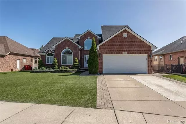 51396 FANTASIA DR, Macomb, MI 48042