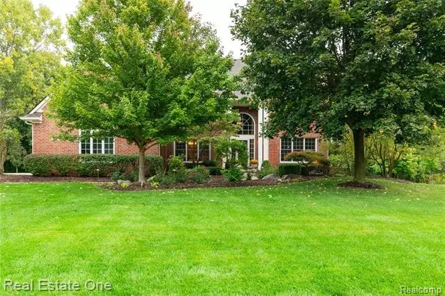 3959 KAELEAF RD, Lake Orion, MI 48360