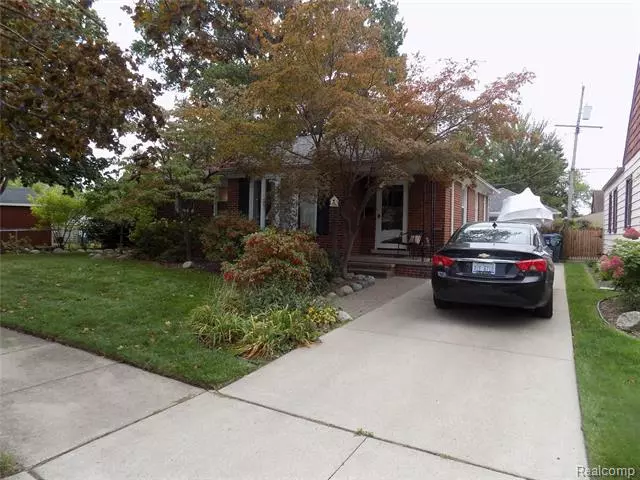 571 KINGS HIWY, Lincoln Park, MI 48146