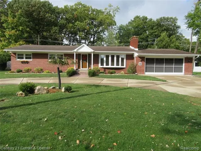 8544 CHURCH RD, Grosse Ile, MI 48138