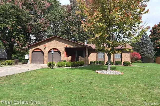 3393 BRENTHILL DR, Grand Blanc Twp, MI 48439