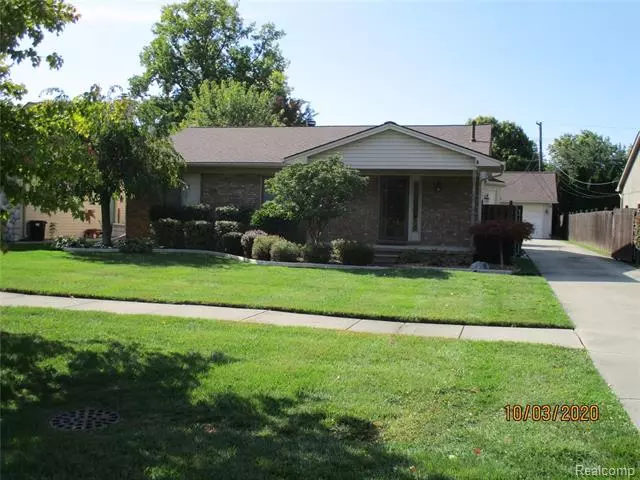 23678 DEANHURST ST, Clinton Twp, MI 48035