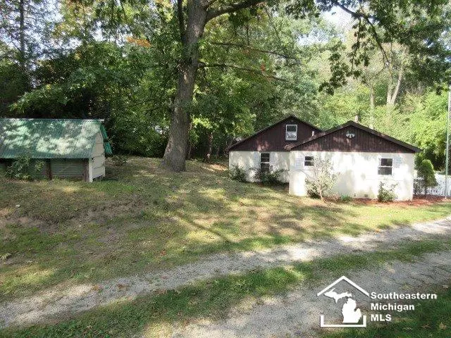 2980 W STERNS RD, Lambertville, MI 48144