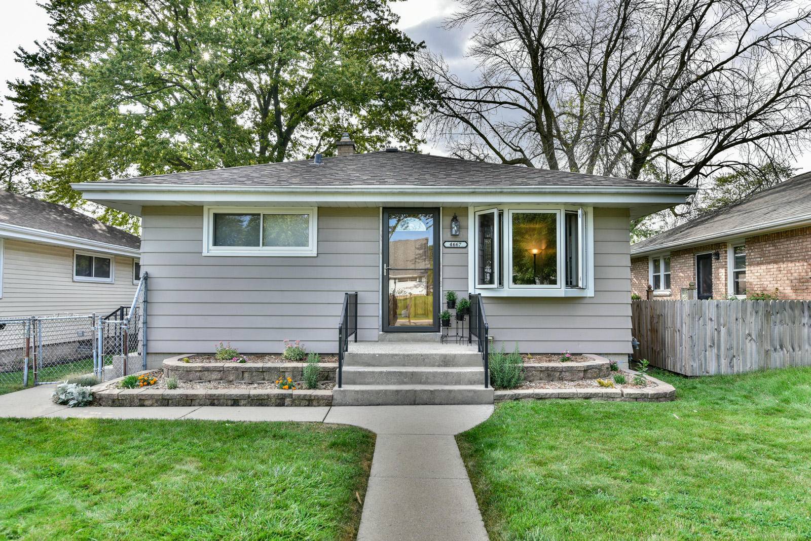 4667 S 48th St, Greenfield, WI 53220