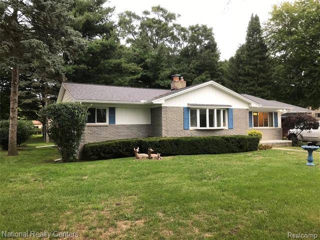 485 UNION LAKE RD, White Lake Twp, MI 48386