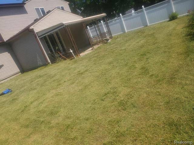Romulus, MI 48174,28011 RIVERBRIDGE DR