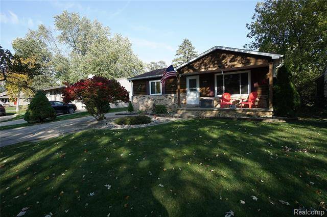 2160 Darnell ST, Wolverine Lake Vlg, MI 48390